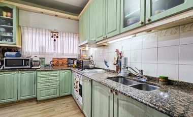 Casa en Venta de4 amb. en 2 plantas IMPECABLE