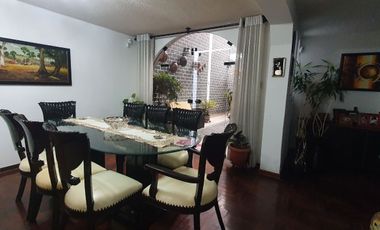 VENDO CASA CON 4 DEPARTAMENTOS -RENTA GARANTIZADA - SURCO