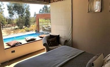 VENDE PARCELA CON CASA, CONDOMINIO BOSQUEMAR DE TUNQUEN, ALGARROBO, 4 DORMITORIOS, 5 BAÑOS, PISCINA, TERRAZA Y QUINCHO, FRENTE A SANTUARIO DE LA NATUR