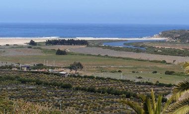 VENDE PARCELA CON CASA, CONDOMINIO BOSQUEMAR DE TUNQUEN, ALGARROBO, 4 DORMITORIOS, 5 BAÑOS, PISCINA, TERRAZA Y QUINCHO, FRENTE A SANTUARIO DE LA NATUR