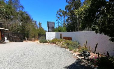 VENDE PARCELA CON CASA, CONDOMINIO BOSQUEMAR DE TUNQUEN, ALGARROBO, 4 DORMITORIOS, 5 BAÑOS, PISCINA, TERRAZA Y QUINCHO, FRENTE A SANTUARIO DE LA NATUR
