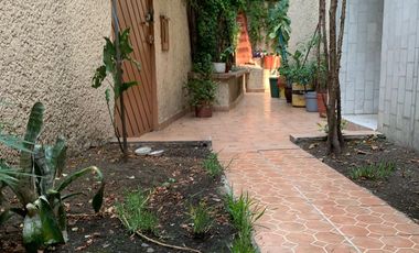 CONFORTBALE CASA EN ZONA RESIDENCIAL