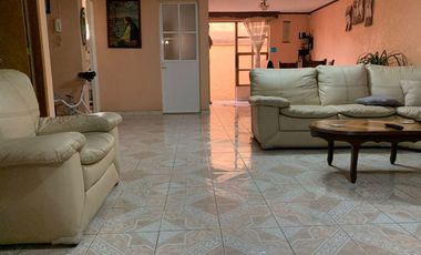 CONFORTBALE CASA EN ZONA RESIDENCIAL