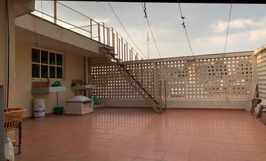 CONFORTBALE CASA EN ZONA RESIDENCIAL