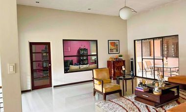 FOR RENT Semi furnished 4BR House in White Plains, Quezon City - OBRH541