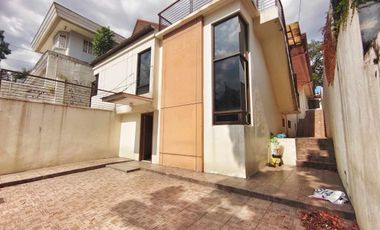 FOR RENT Semi furnished 4BR House in White Plains, Quezon City - OBRH541