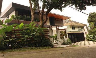 3 Storey with 5 Bedroom and 3 Car Garage Elegant House and Lot in Katipunan PH2447