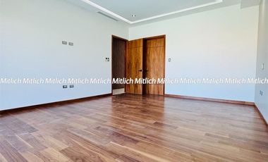Residencia en Venta con Recamara en Planta Baja y Alberca Canteras $19,200,000
