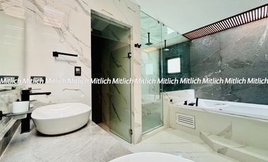 Residencia en Venta con Recamara en Planta Baja y Alberca Canteras $19,200,000