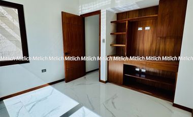Residencia en Venta con Recamara en Planta Baja y Alberca Canteras $19,200,000