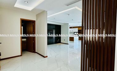 Residencia en Venta con Recamara en Planta Baja y Alberca Canteras $19,200,000