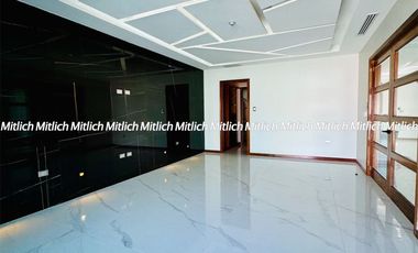 Residencia en Venta con Recamara en Planta Baja y Alberca Canteras $19,200,000