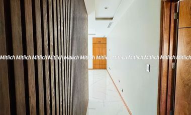 Residencia en Venta con Recamara en Planta Baja y Alberca Canteras $19,200,000