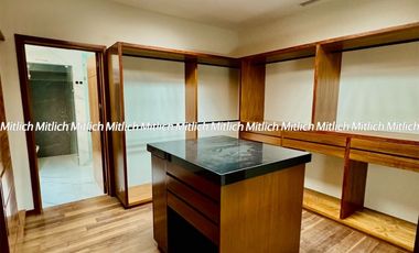 Residencia en Venta con Recamara en Planta Baja y Alberca Canteras $19,200,000