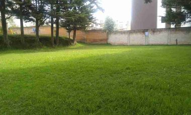 DEPARTAMENTO SEMIAMOBLADO DE  3 HABITACIONES, SECTOR EMBAJADA AMERICANA, COLEGIO SEK, URBANIZACIÓN CON GUARDIANÍA 24 HORAS.