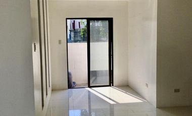 4 Bedroom House and Lot in Dulalia Executive Village Valenzuela