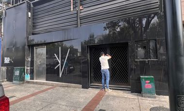 En venta local comercial en Urdesa central. (JP)