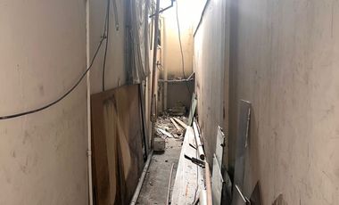 En venta local comercial en Urdesa central. (JP)