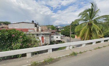 Casa en venta en Col. Centro, Petatlán, Guerrero ¡Compra directamente con los Bancos!
