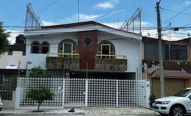 Casa en Jardines del Country