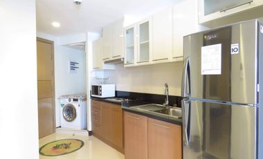 Good deal! One Central Studio unit w/ parking for sale at One Central, Makati CBD