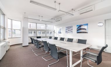 Alquiler de oficina comercial para 4 personas en Bogota, Carrera 11.