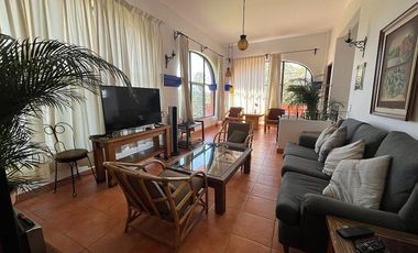 ESPECTACULAR RESIDENCIA CON  AMPLIO TERRENO EN EL CORAZÓN DE CUERNAVACA