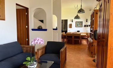 ESPECTACULAR RESIDENCIA CON  AMPLIO TERRENO EN EL CORAZÓN DE CUERNAVACA