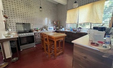 ESPECTACULAR RESIDENCIA CON  AMPLIO TERRENO EN EL CORAZÓN DE CUERNAVACA