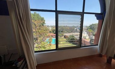 ESPECTACULAR RESIDENCIA CON  AMPLIO TERRENO EN EL CORAZÓN DE CUERNAVACA