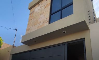 OPORTUNIDAD ESTRENA CASA EN VENTA DE LOMAS