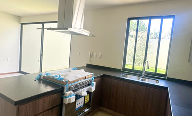 OPORTUNIDAD ESTRENA CASA EN VENTA DE LOMAS