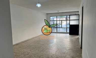 CASA EN VENTA EN JARDINES ALCALDE POR EL CODE Y TRANSITO, GDL.
