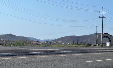 VENTA DE TERRENO SOBRE LA CARRETERA EN CERRITOS