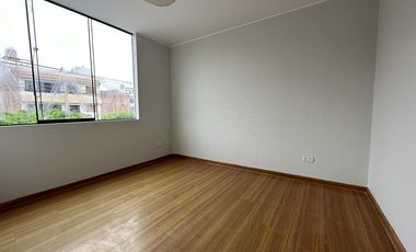 LINDA CASA CON PATIO Y JARDÍN EN CONDOMINIO