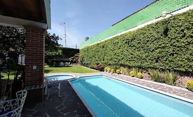 CUERNAVACA ZONA SUR VENTA CASA EN FRACC. CON VIGILANCIA
