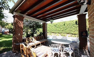 CUERNAVACA ZONA SUR VENTA CASA EN FRACC. CON VIGILANCIA