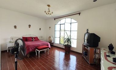 CUERNAVACA ZONA SUR VENTA CASA EN FRACC. CON VIGILANCIA