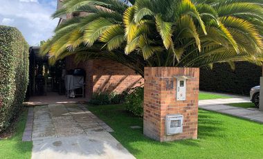 ARRIENDO O VENDO HERMOSA CASA EN CONJUNTO CERRADO SOTOGRANDE, MILLA DE ORO, CAJICA- CUNDINAMARCA.