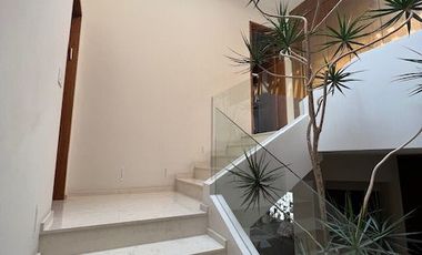 Casa en Lomas de Tecamachalco, Naucalpan, Estado de México