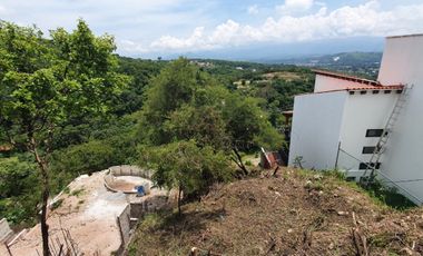 Lote JÍCAMA I vistas panorámicas con vecinos servicios bien ubicado cerca del acceso y PRECIO DE OPORTUNIDAD en Fracc Rancho San Diego en Ixtapan de l
