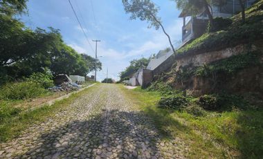 Lote JÍCAMA I vistas panorámicas con vecinos servicios bien ubicado cerca del acceso y PRECIO DE OPORTUNIDAD en Fracc Rancho San Diego en Ixtapan de l