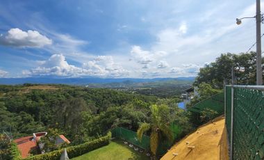 Lote JÍCAMA I vistas panorámicas con vecinos servicios bien ubicado cerca del acceso y PRECIO DE OPORTUNIDAD en Fracc Rancho San Diego en Ixtapan de l