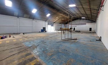 Alquiler de bodegas industriales 485m2,  500m2, 800m2 y 1300m2 en complejo con seguridad
