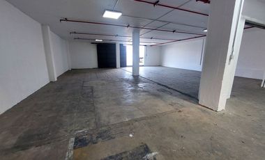 Alquiler de bodegas industriales 485m2,  500m2, 800m2 y 1300m2 en complejo con seguridad