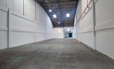 Alquiler de bodegas industriales 485m2,  500m2, 800m2 y 1300m2 en complejo con seguridad