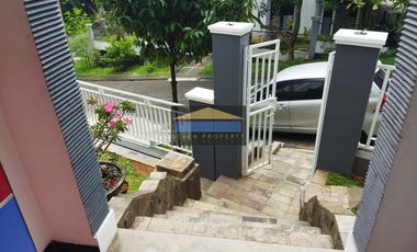 Rumah Hook Full Renovasi Semi Furnished di Bukit Golf P3.133/23
