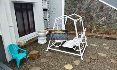 Rumah Hook Full Renovasi Semi Furnished di Bukit Golf P3.133/23