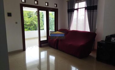 Rumah Hook Full Renovasi Semi Furnished di Bukit Golf P3.133/23