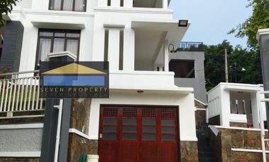 Rumah Hook Full Renovasi Semi Furnished di Bukit Golf P3.133/23
